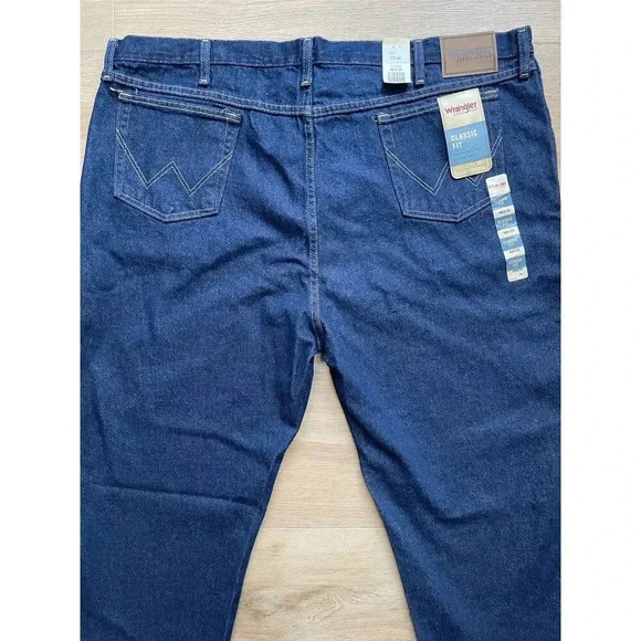 Wrangler Rugged Wear Men's Classic Fit Denim Jeans 48x30 NEW WITH TAGS - Picture 4 of 9